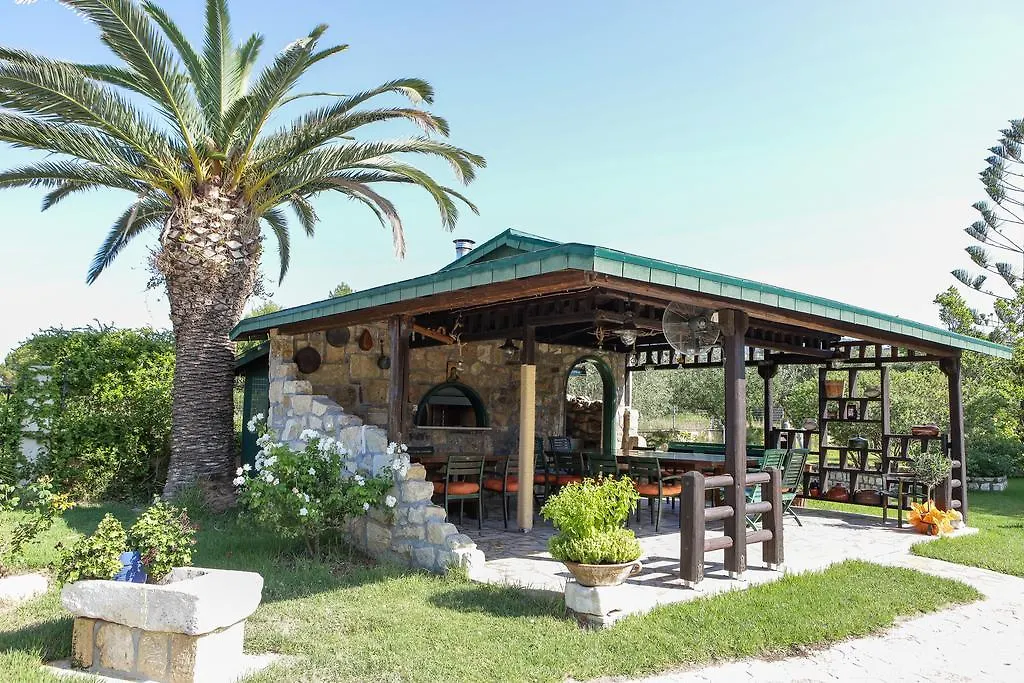 Hotel apartamentowy Sandy Beach Villas And Apartments Svoronata