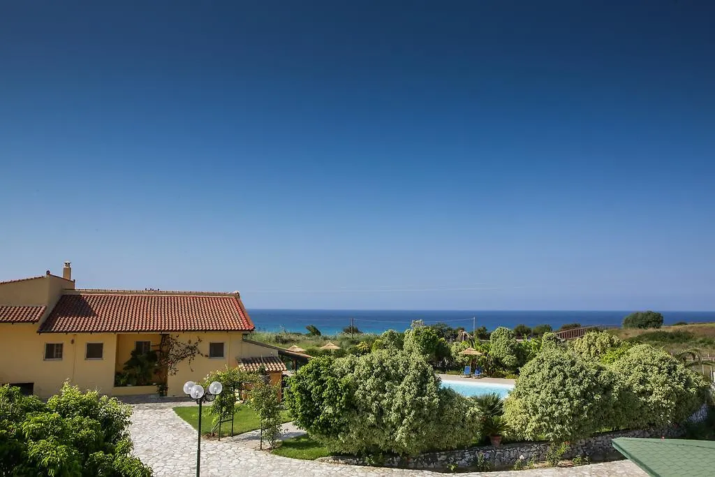 Sandy Beach Villas And Apartments Svoronata 4*,