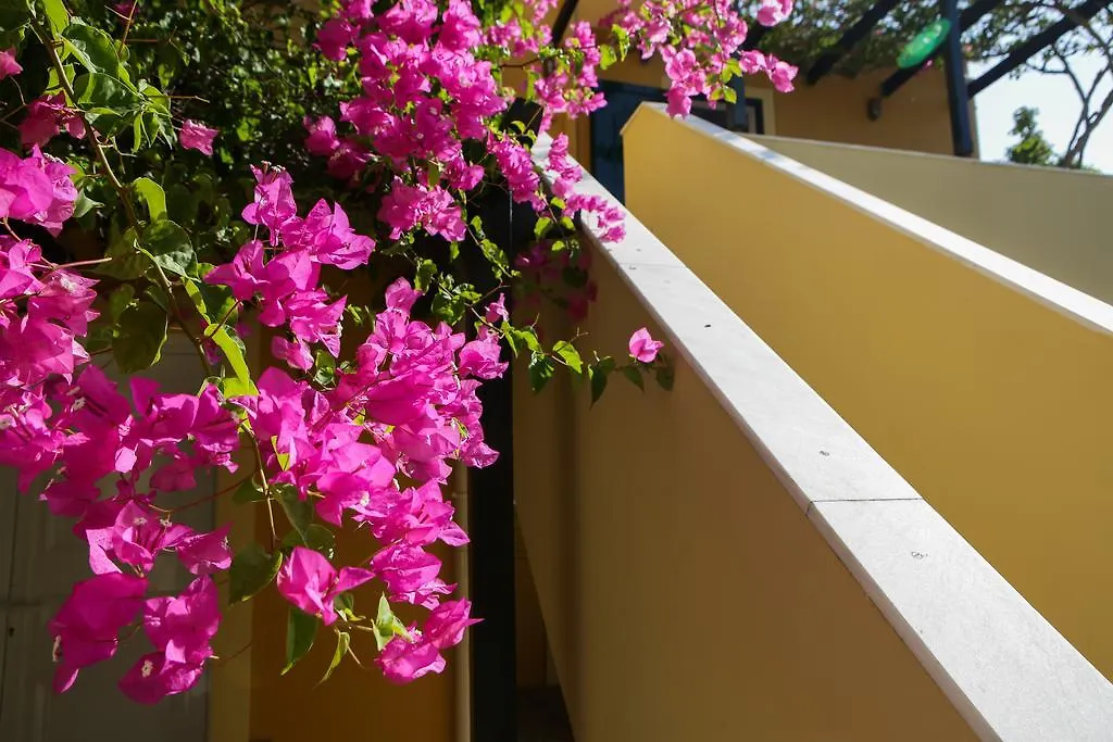 Sandy Beach Villas And Apartments Svoronata